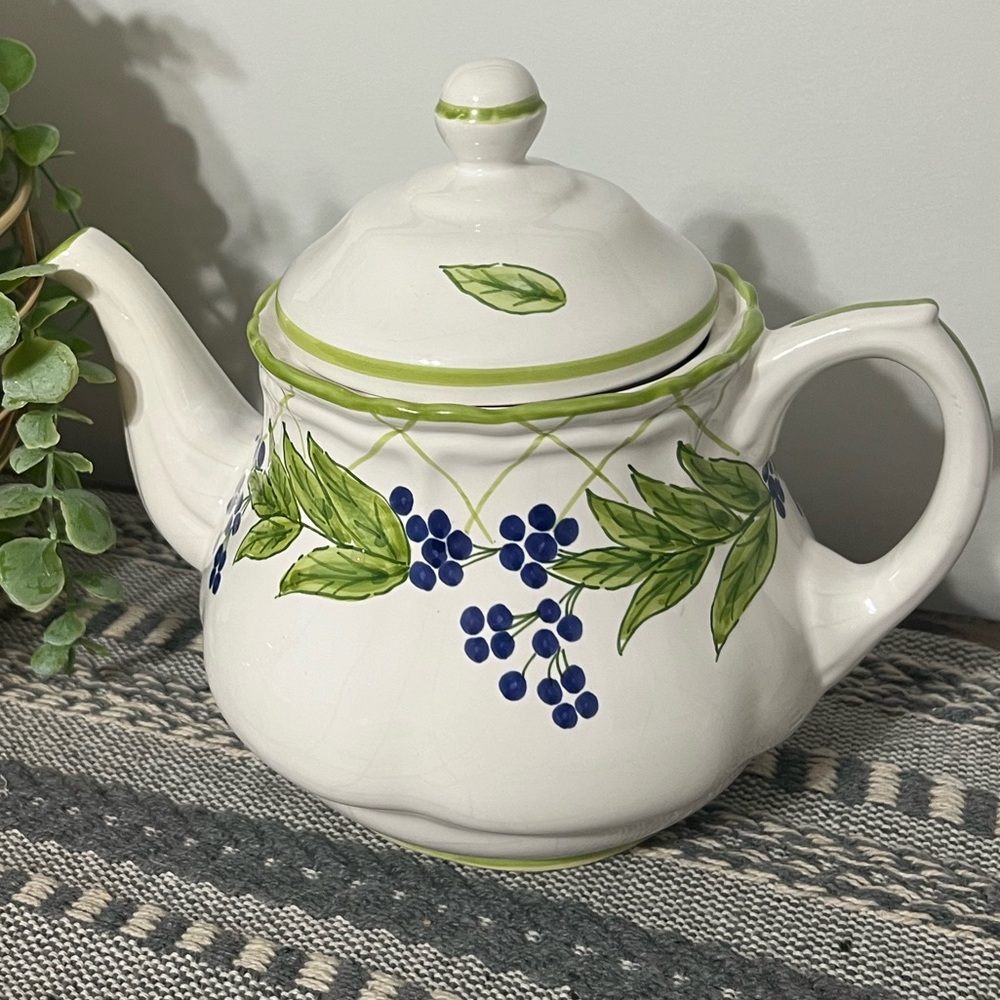 Vintage teapot Nazari Hand Painter Made In Portugal